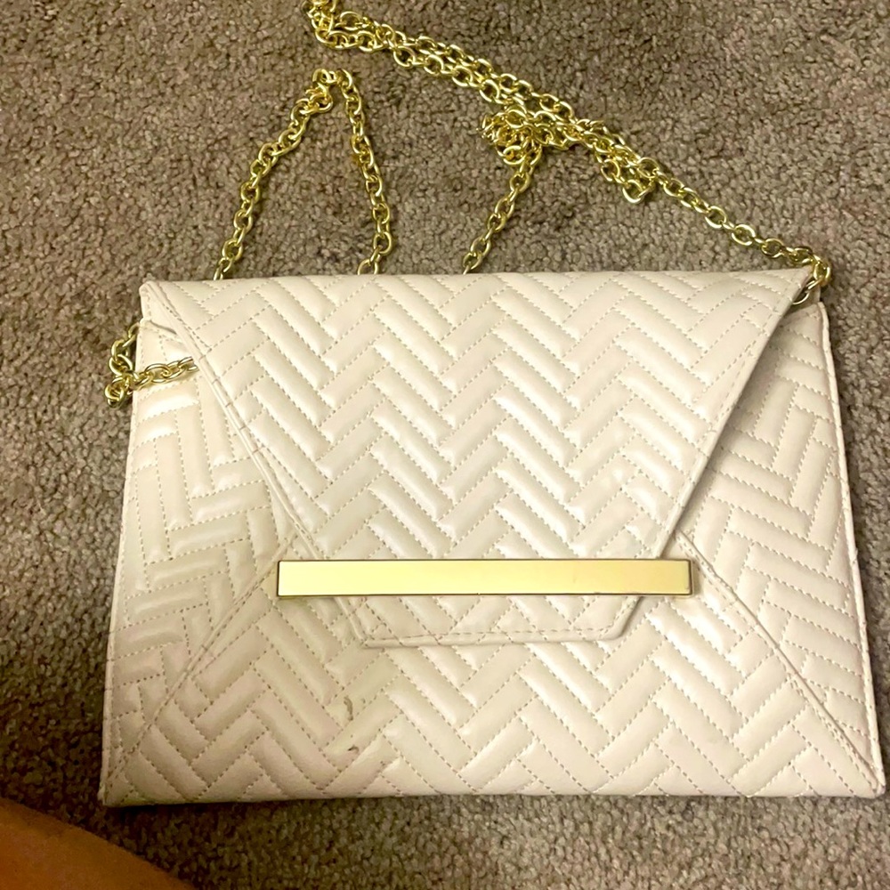 Clutch envelop with chain